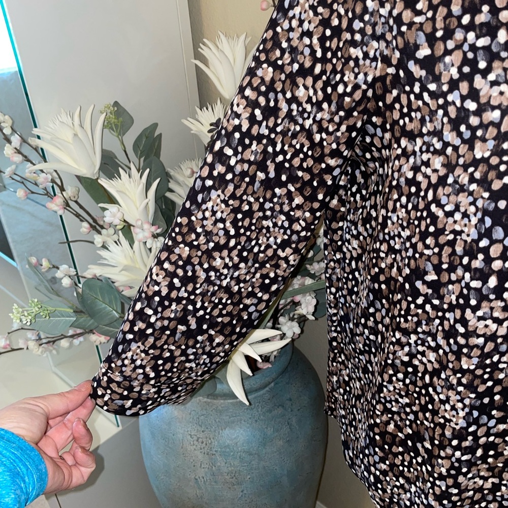 Beautiful blouse - Picture 5 of 9